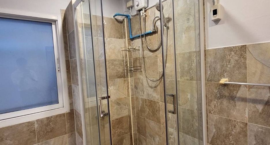 For rent 3 bedrooms house in Huai Khwang, Bangkok