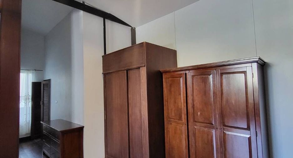 For rent 3 bedrooms house in Huai Khwang, Bangkok