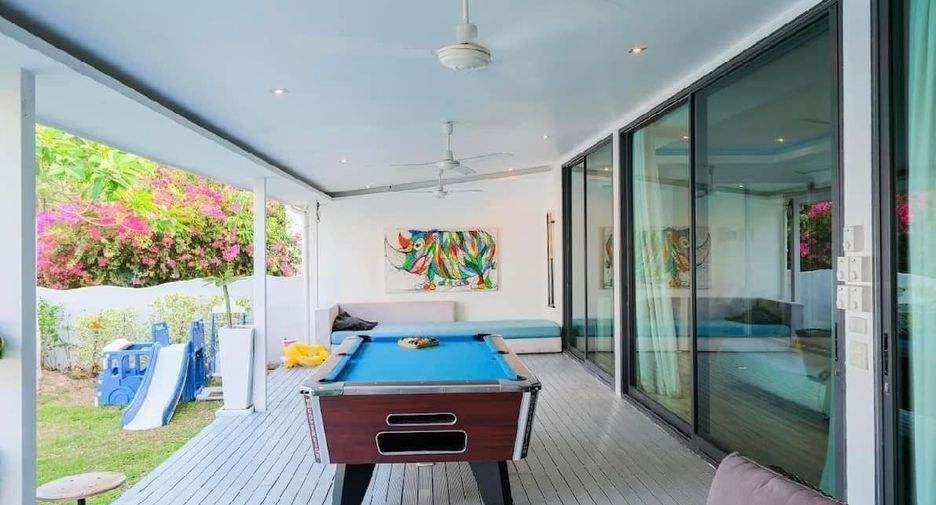 For rent 4 bedrooms villa in Mueang Phuket, Phuket