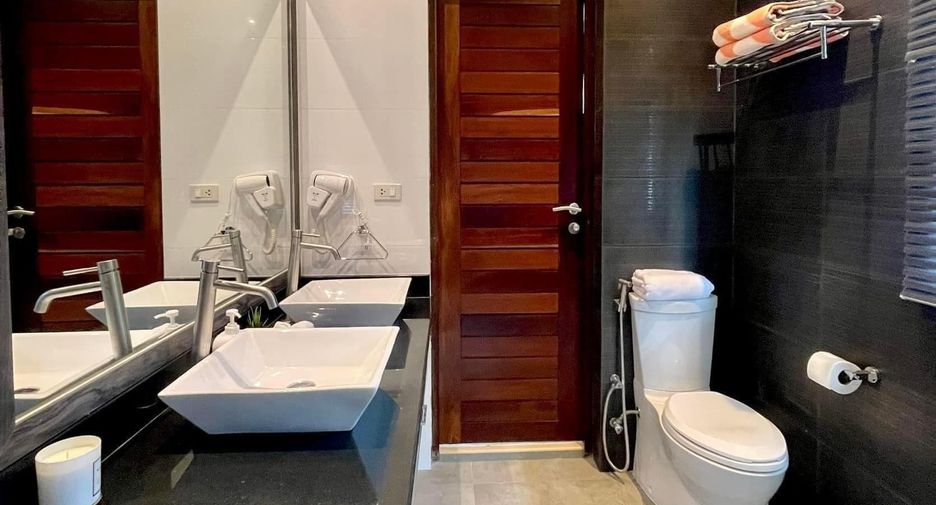 For rent 4 bedrooms villa in Mueang Phuket, Phuket