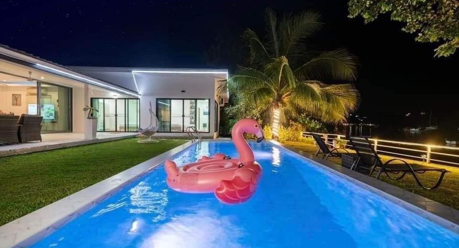 For rent 4 bedrooms villa in Mueang Phuket, Phuket