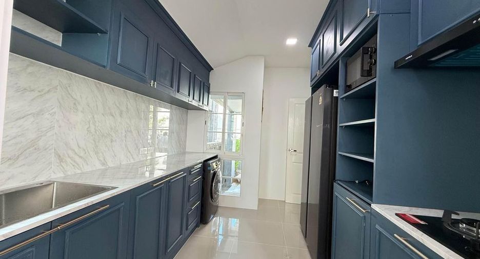 For rent 4 bedrooms house in Mueang Samut Prakan, Samut Prakan