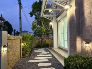 For rent 4 bedrooms house in Mueang Samut Prakan, Samut Prakan