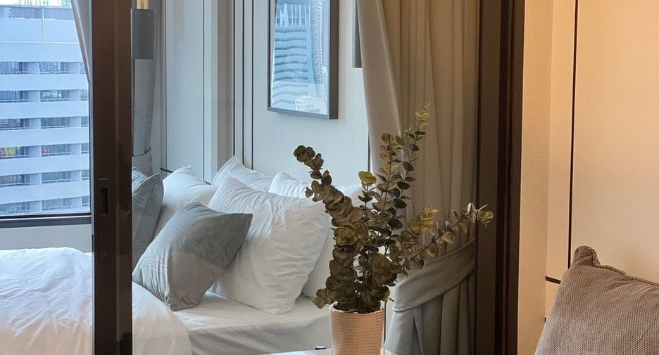 For rent 1 bed condo in Pathum Wan, Bangkok