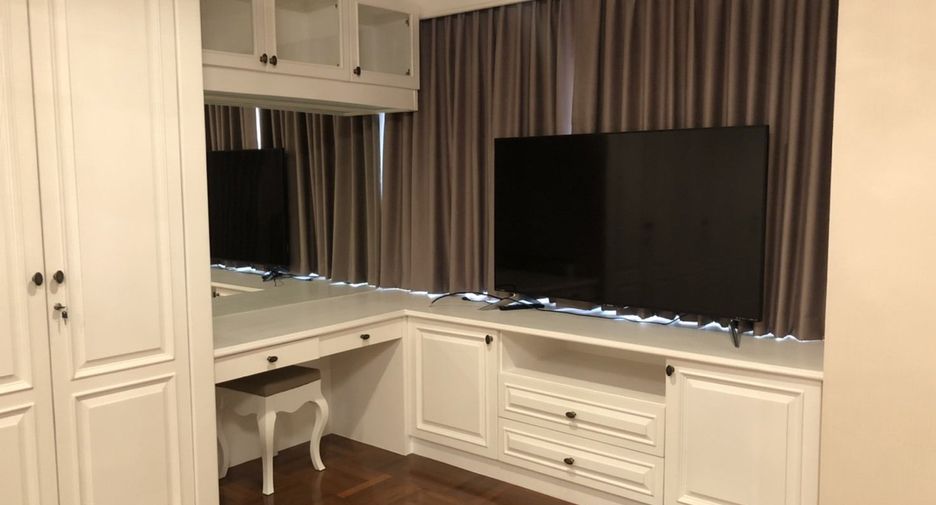 For sale and for rent 3 bedrooms condo in Watthana, Bangkok