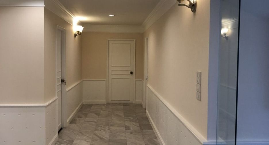 For sale and for rent 3 bedrooms condo in Watthana, Bangkok