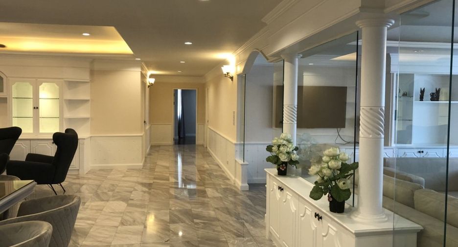 For sale and for rent 3 bedrooms condo in Watthana, Bangkok