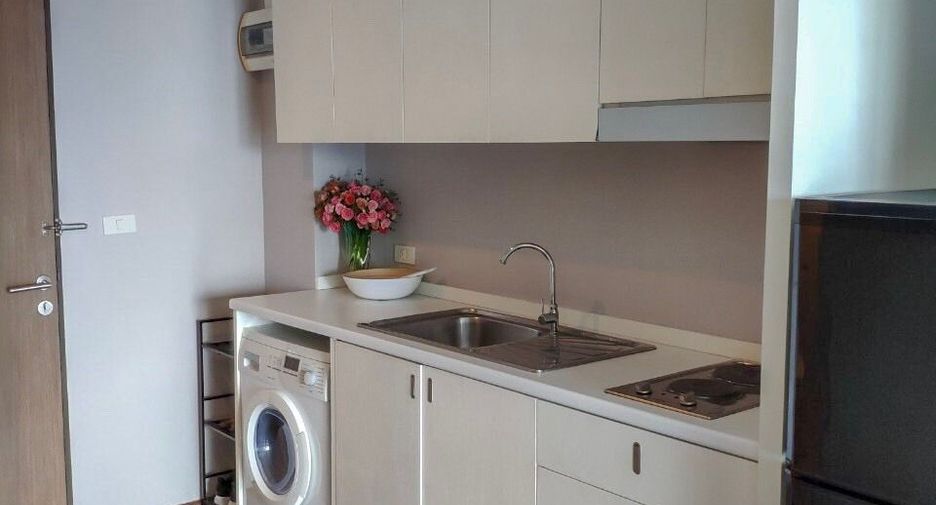 For rent studio condo in Watthana, Bangkok