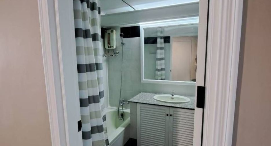 For sale studio condo in Watthana, Bangkok