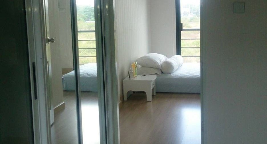 For sale 4 bedrooms townhouse in Mueang Samut Prakan, Samut Prakan