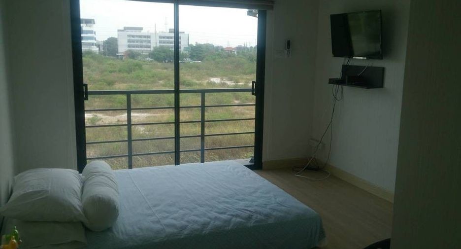 For sale 4 bedrooms townhouse in Mueang Samut Prakan, Samut Prakan