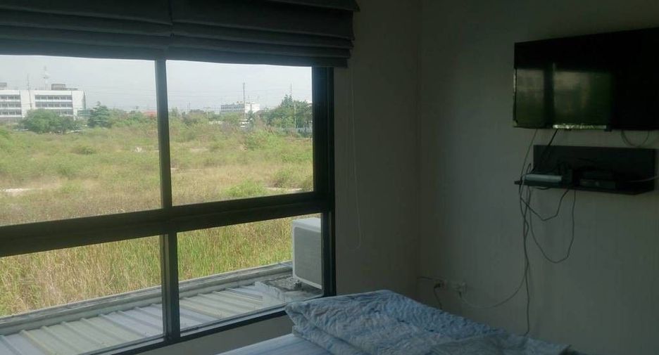 For sale 4 bedrooms townhouse in Mueang Samut Prakan, Samut Prakan