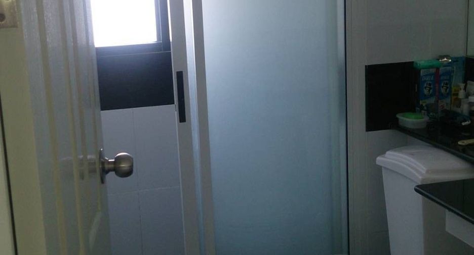 For sale 4 bedrooms townhouse in Mueang Samut Prakan, Samut Prakan