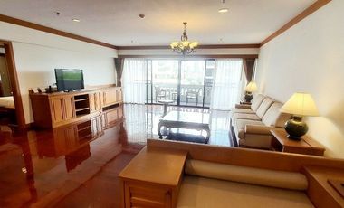 For rent 4 bedrooms condo in Watthana, Bangkok