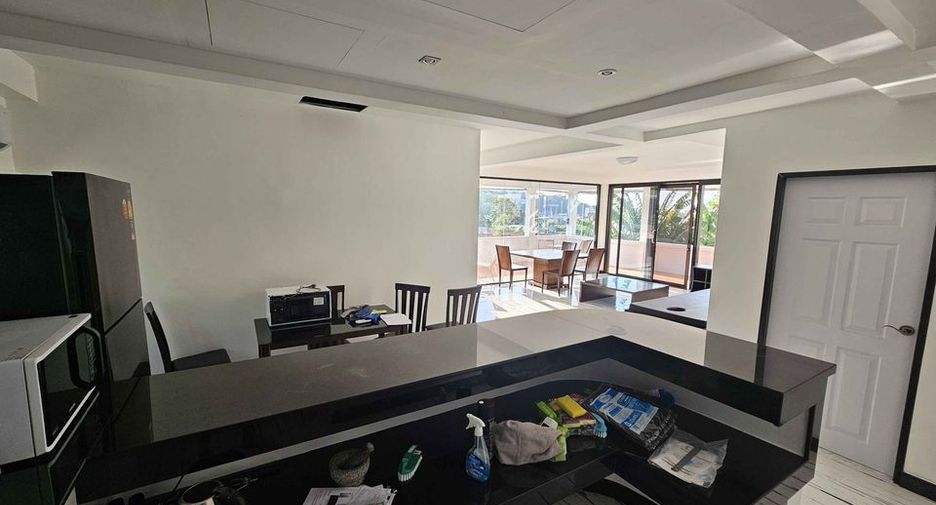 For rent 4 bedrooms villa in Kathu, Phuket