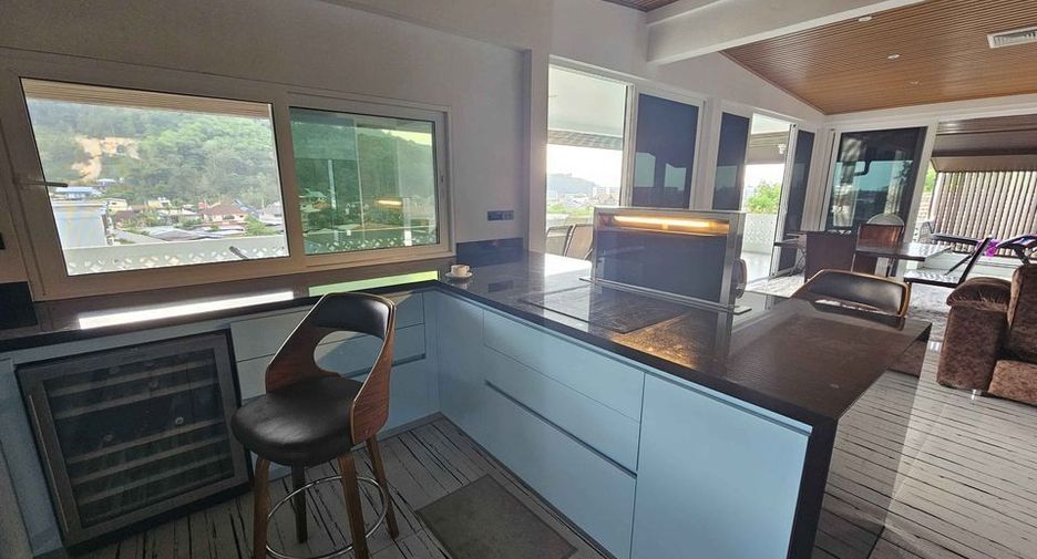 For rent 4 bedrooms villa in Kathu, Phuket