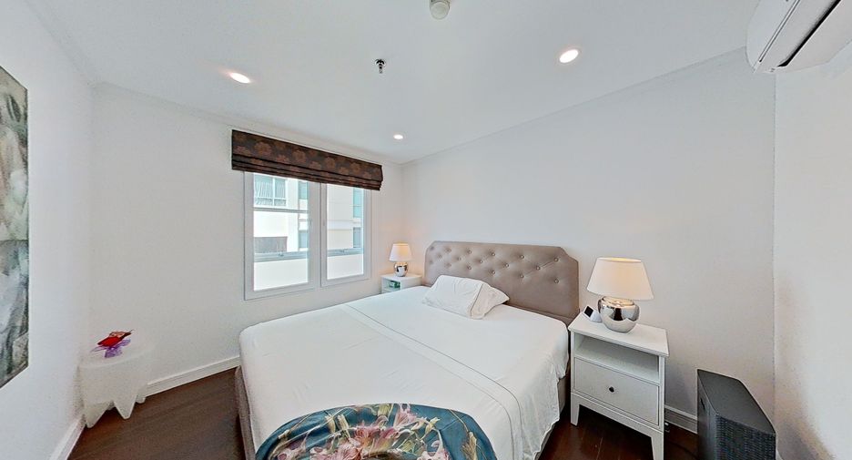 For sale 2 bedrooms condo in Watthana, Bangkok