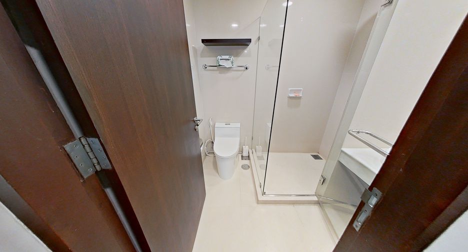 For sale 2 bedrooms condo in Watthana, Bangkok
