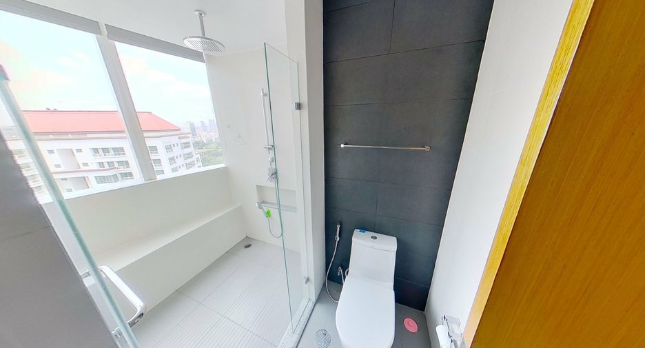 For rent 3 bedrooms condo in Khlong Toei, Bangkok