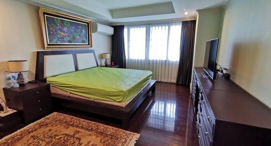 For sale 2 bedrooms condo in Khlong Toei, Bangkok
