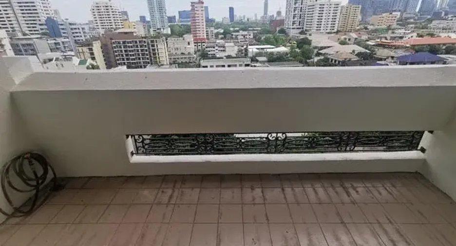 For sale 2 bedrooms condo in Khlong Toei, Bangkok