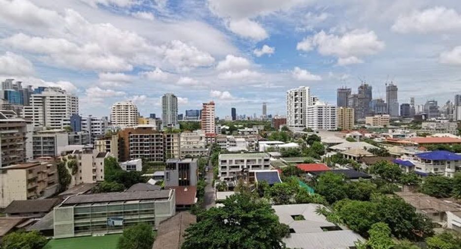 For sale 2 bedrooms condo in Khlong Toei, Bangkok