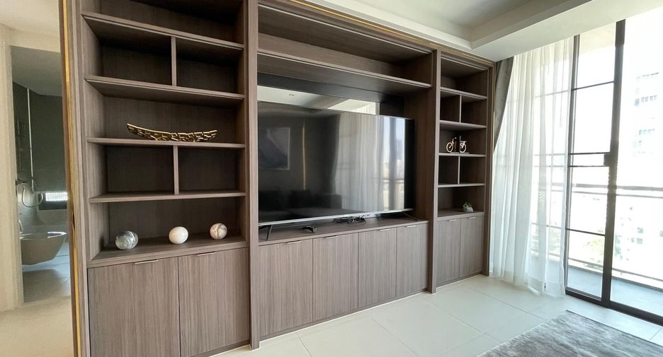 For rent 3 bedrooms condo in Watthana, Bangkok
