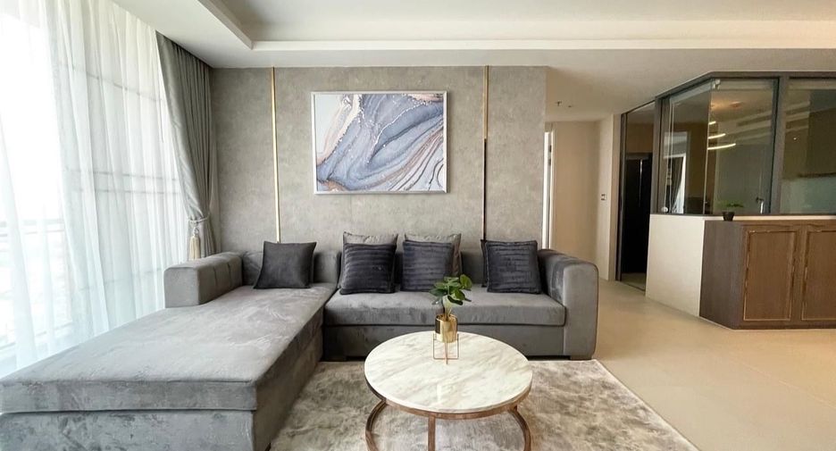 For rent 3 bedrooms condo in Watthana, Bangkok