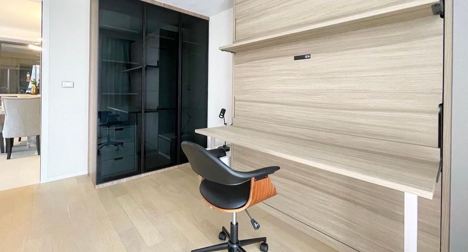 For rent 3 bedrooms condo in Watthana, Bangkok