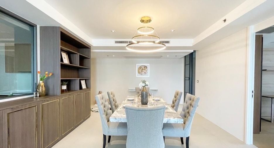 For rent 3 bedrooms condo in Watthana, Bangkok