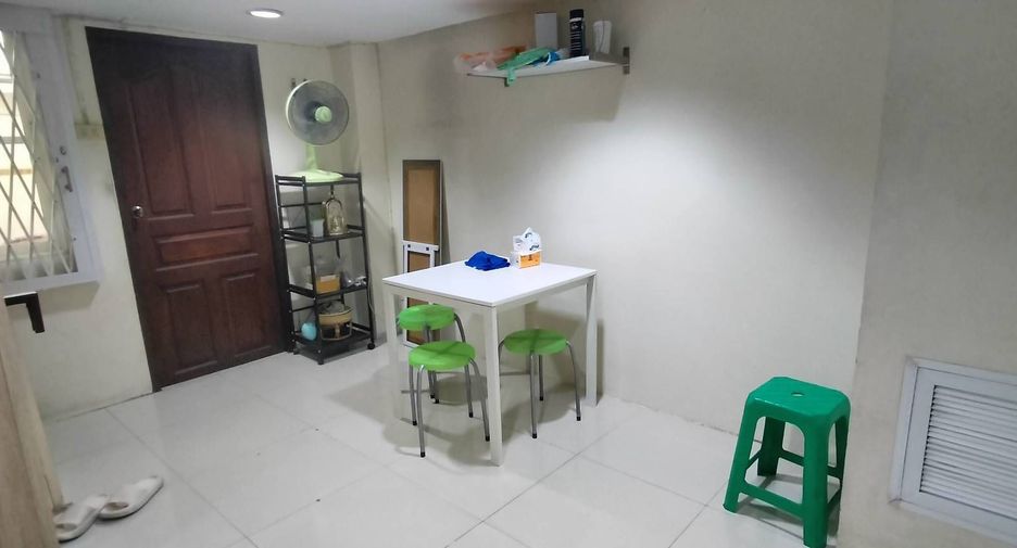 For sale 4 bedrooms townhouse in Bang Na, Bangkok