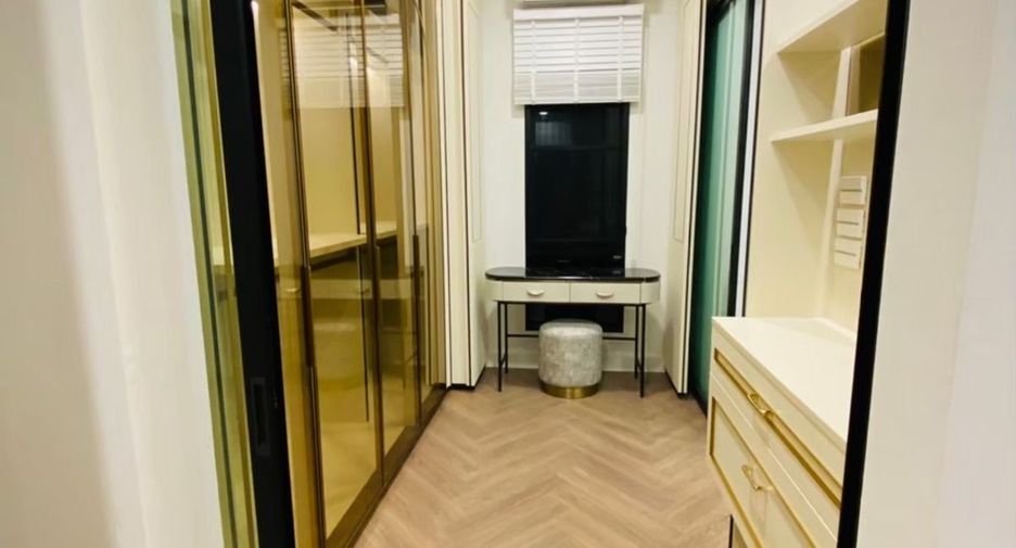 For rent 4 bedrooms house in Saphan Sung, Bangkok