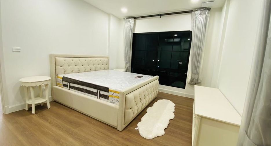 For rent 4 bedrooms house in Saphan Sung, Bangkok
