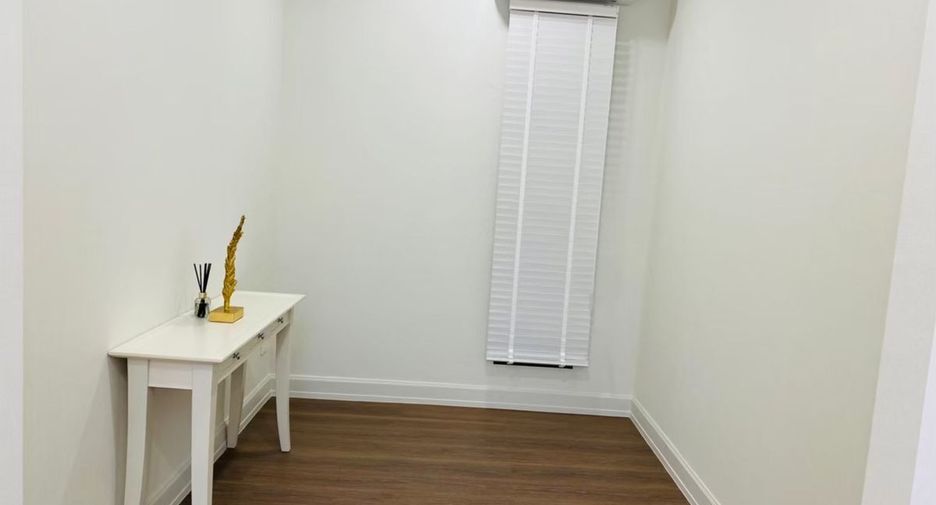 For rent 4 bedrooms house in Saphan Sung, Bangkok