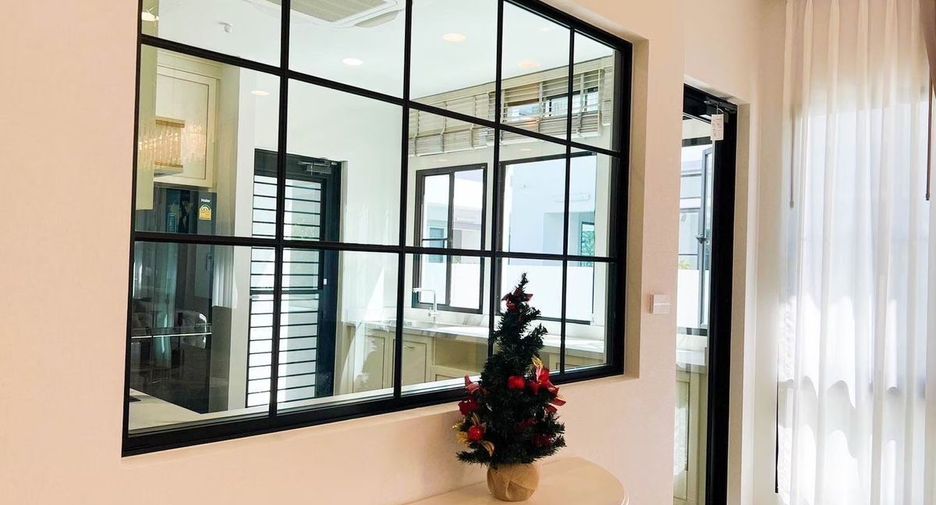 For rent 4 bedrooms house in Saphan Sung, Bangkok