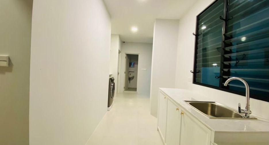 For rent 4 bedrooms house in Saphan Sung, Bangkok