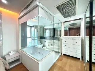 For sale そして for rent 2 ベッドルーム condo in Sathon, Bangkok