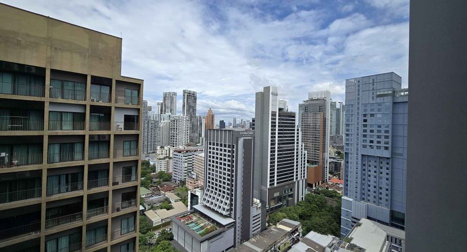 For rent 2 bedrooms condo in Khlong Toei, Bangkok