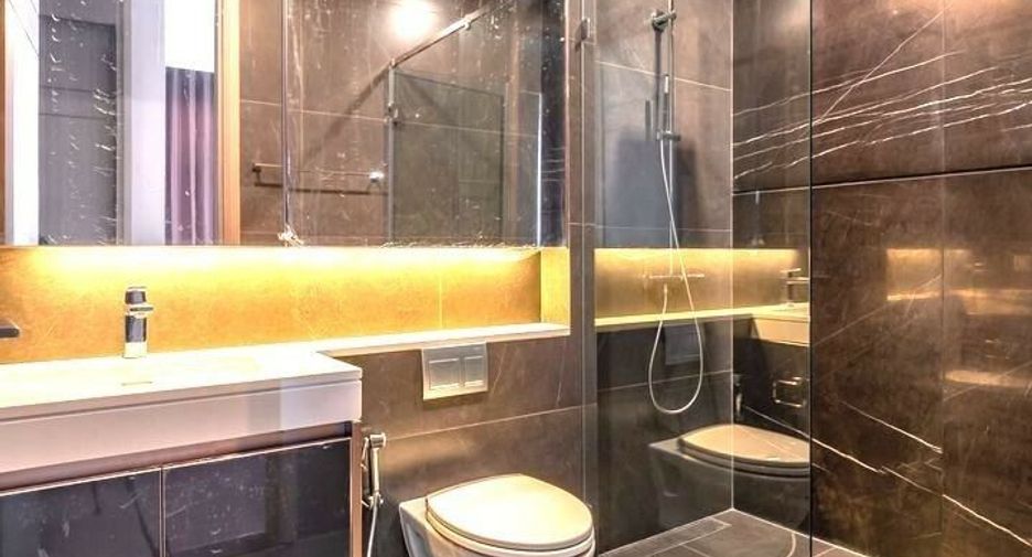 À vendre 2 chambres condo à Watthana, Bangkok