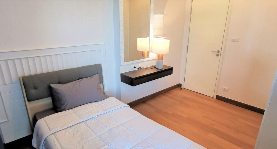 For rent 4 bedrooms condo in Watthana, Bangkok
