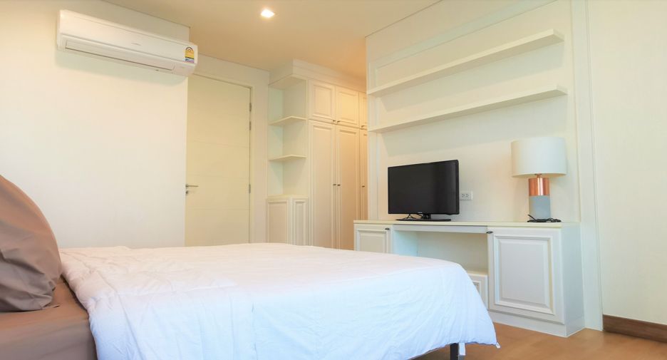 For rent 4 bedrooms condo in Watthana, Bangkok