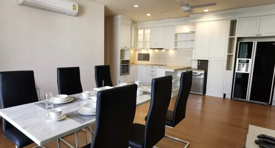 For rent 4 bedrooms condo in Watthana, Bangkok