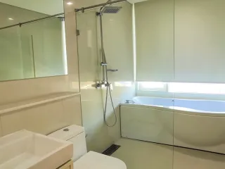 For rent 4 bedrooms condo in Watthana, Bangkok