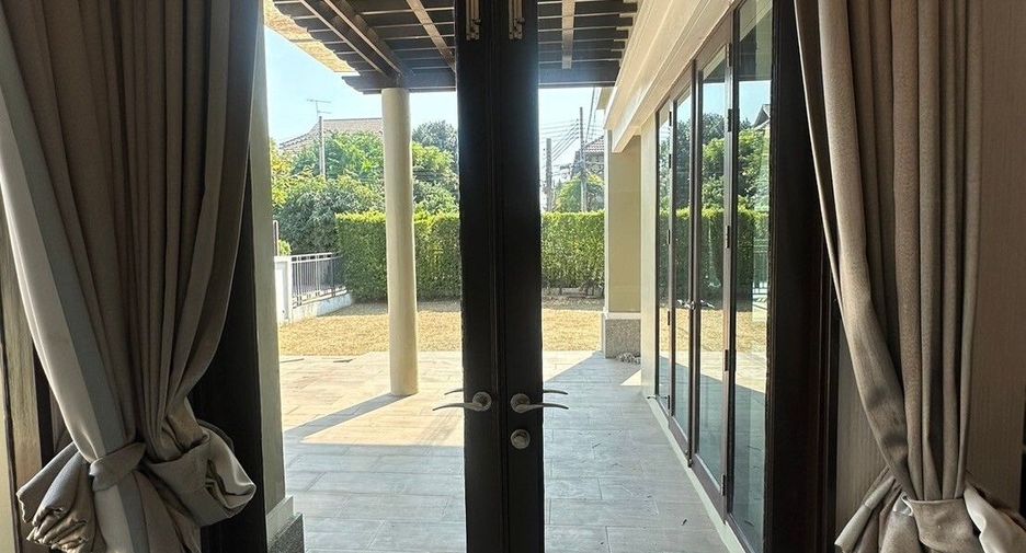 Casa en venta de 3 habitaciones en Lat Phrao, Bangkok