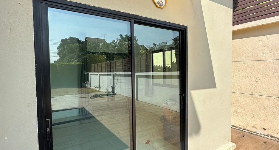 Casa en venta de 3 habitaciones en Lat Phrao, Bangkok