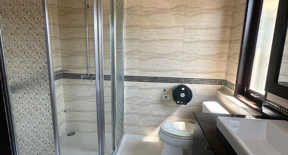 Casa en venta de 3 habitaciones en Lat Phrao, Bangkok