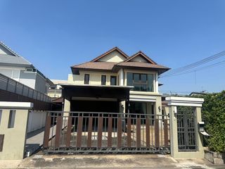 Haus zum Kauf mit 3 Zimmer in Lat Phrao, Bangkok