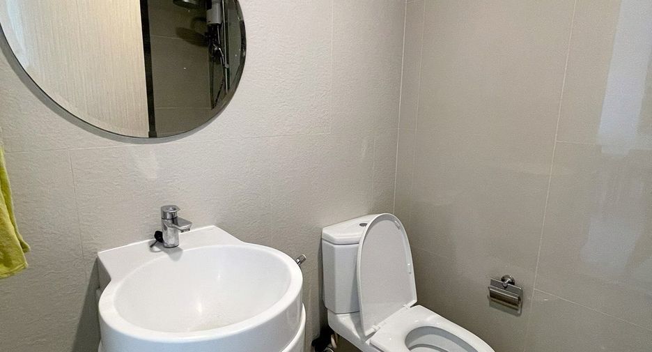 For sale 1 bed condo in Huai Khwang, Bangkok