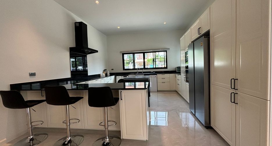 For sale and for rent 4 bedrooms villa in Thalang, Phuket