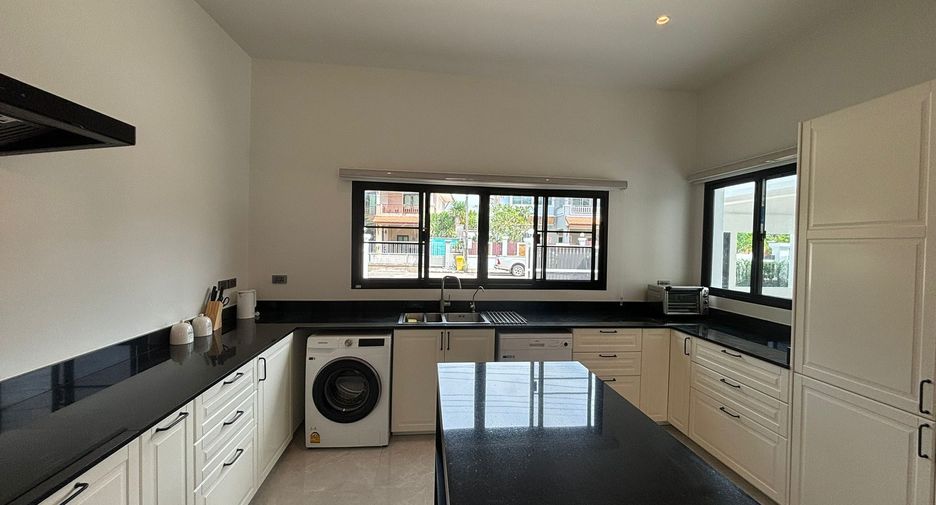 For sale and for rent 4 bedrooms villa in Thalang, Phuket